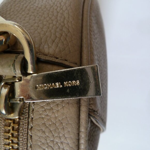 2018 MK MIchael Kors Pebble Leather Canteen Cross Body Truffle NO FRINGE DANGLE - Picture 4 of 11